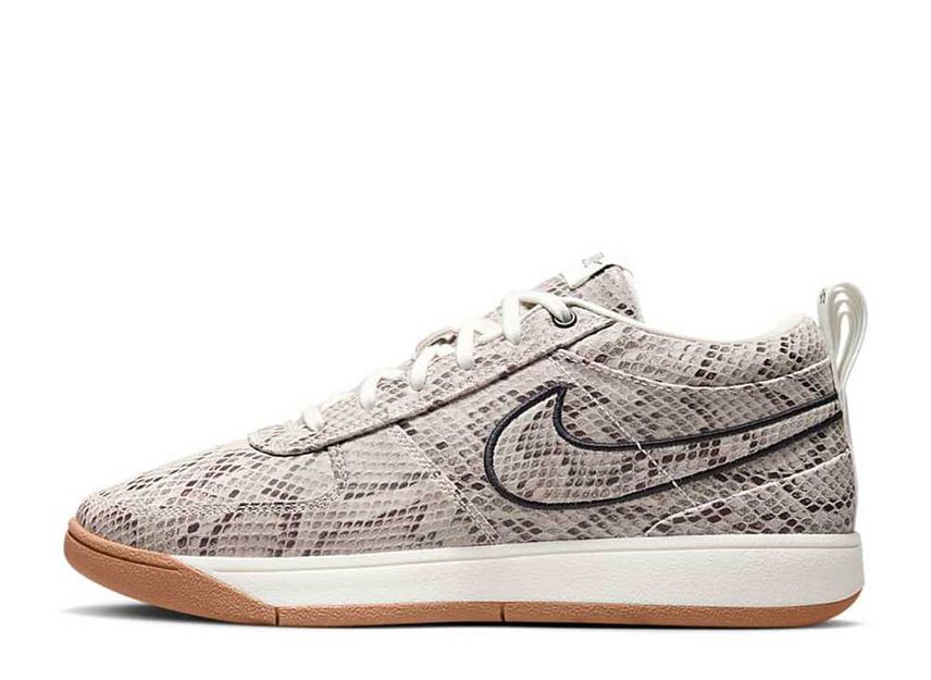 待望のニューカラーが発売される「Nike Book 1」について、最新作から