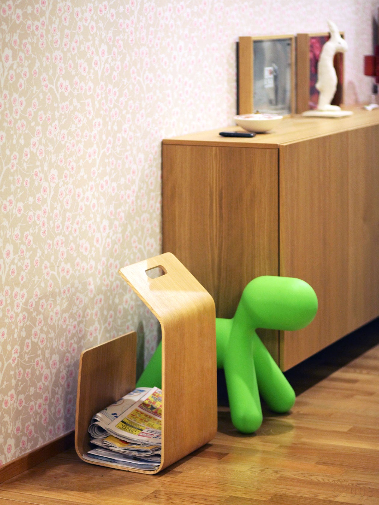 フィンランドで使われ続ける収納｜Artek Kanto マガジンラック