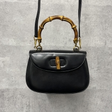 銀座本店で、グッチのバンブーシリーズのターンロック2wayショルダー