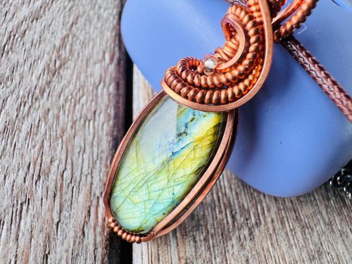 20251118 ワイヤーラッピング ラブラドライト 銅線 ワイヤーアート