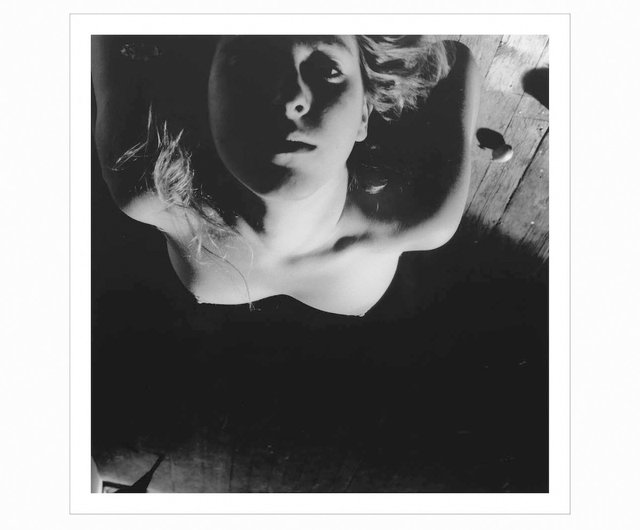 送料無料】台湾 [現代写真ペンダント] フランチェスカ・ウッドマン