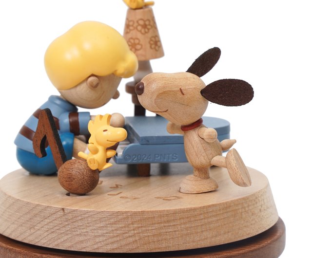 Taiwan 【Snoopy & Schroeder】Multi Rotate Music Box | Wooderful