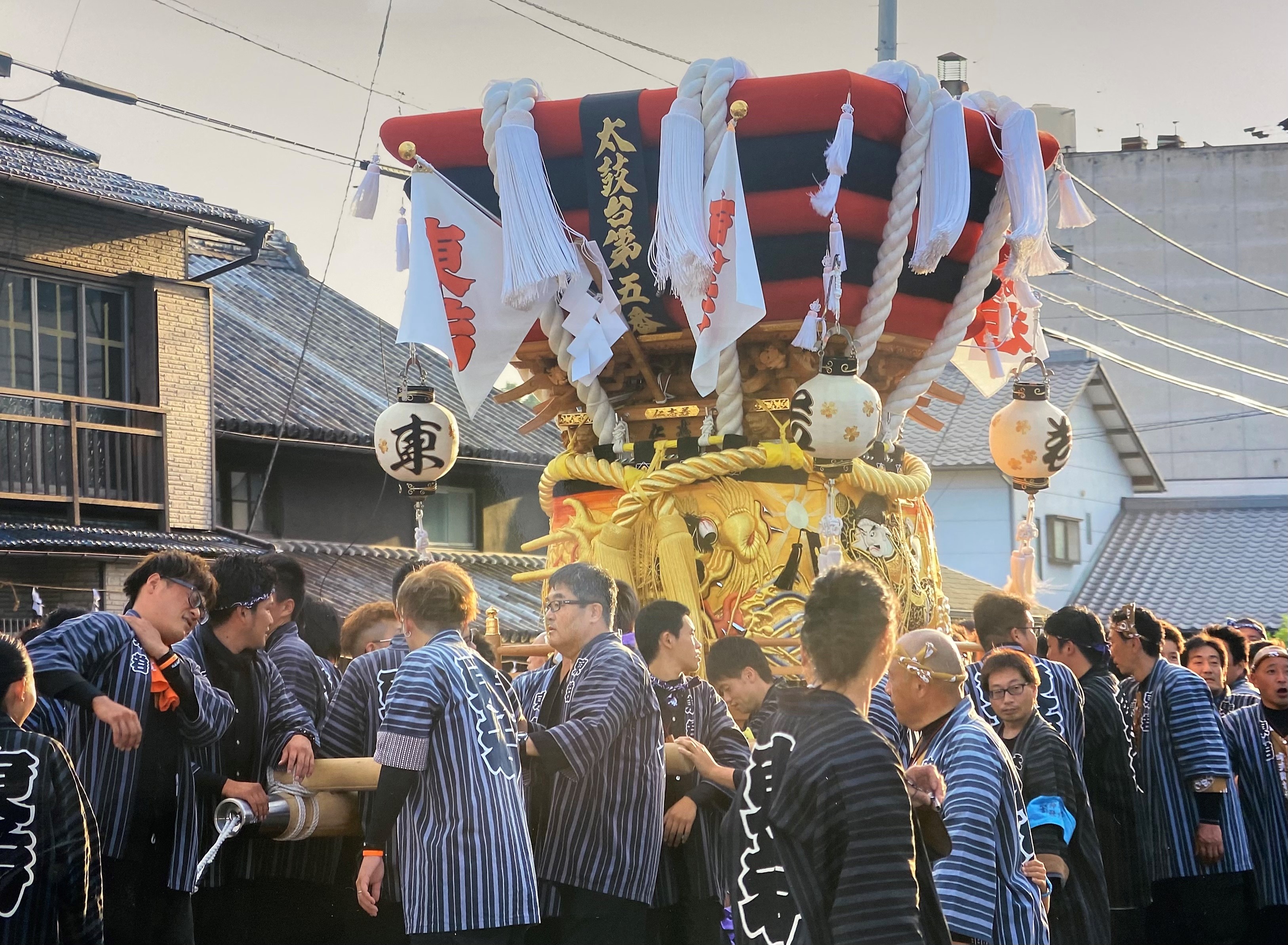 宇多津・綾川 このまちLOVERS|第29回「4メートルの太鼓台！担いでみ