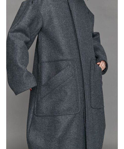 UN3D.（アンスリード）の「TUCK SHOLDER LONG CT / タックショルダー