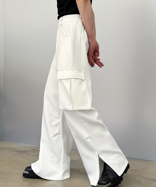 Shoowtime（ショウタイム）の「ジップスリットワイドフレアカーゴ