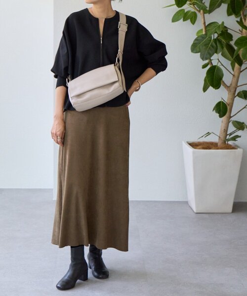 本革》レザーボディバッグ（ショルダーバッグ）｜BEARDSLEY