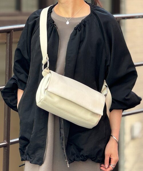 本革》レザーボディバッグ（ショルダーバッグ）｜BEARDSLEY