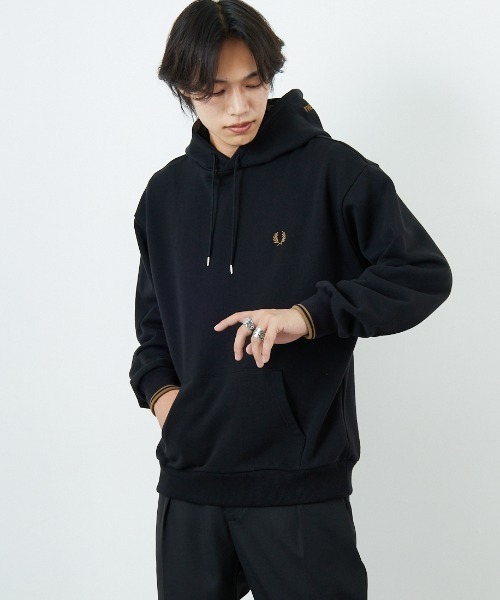 FRED PERRY/フレッドペリー] 別注 フードロゴ刺繍スウェットパーカー