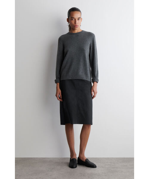 カシミヤクルー ネックセーター（ニット/セーター）｜COS（コス）の