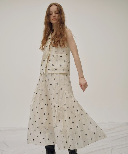 セール】インド 小花柄刺繍 ランダムティアードスカート＜セットアップ