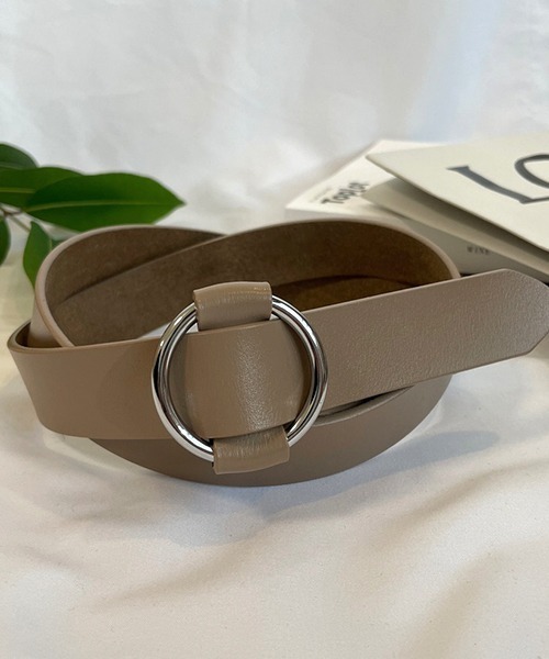 旬な装いをおしゃれに彩る。オーバル スクエア ラウンドバックル