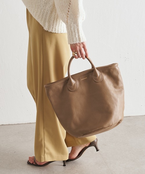 PAPILLONNER（パピヨネ）の「レザーなのにペットボトルより軽いバッグ