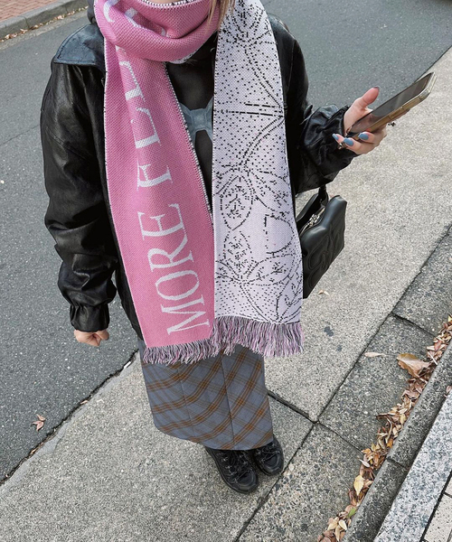 MONTMARTRE NEW YORK】 Most Commercial Pink：マフラー（マフラー