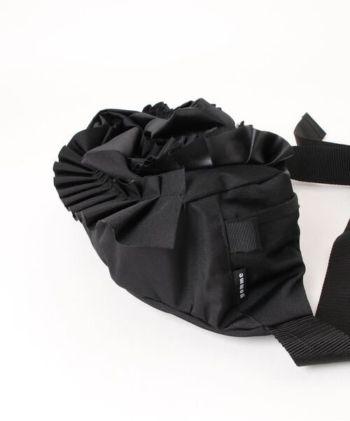 gomme（ゴム）の「フリルデコボディーバッグ（ボディバッグ/ウエスト