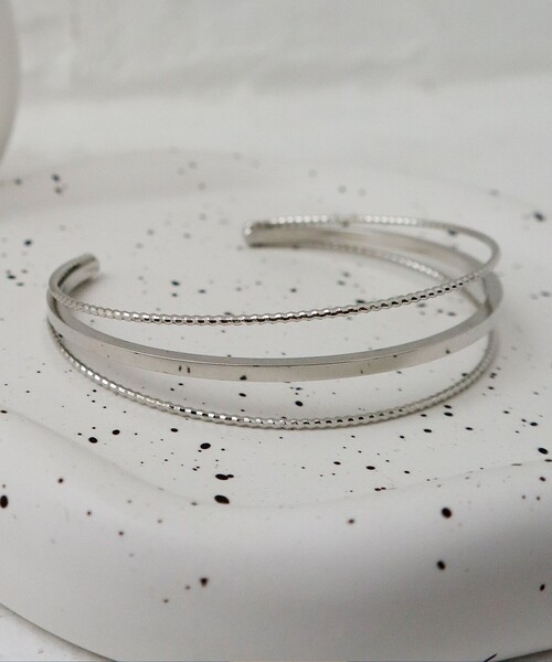 重ね付け風バングル（バングル/リストバンド）｜Tiaclasse（ティア