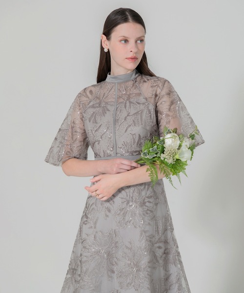 Leja（レジャ）の「【LEJA】スパンコール花柄刺繍プチハイネック