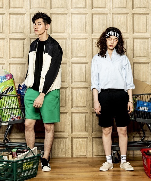 On オングラデーション Tシャツ & ショートパンツ セット入手困難