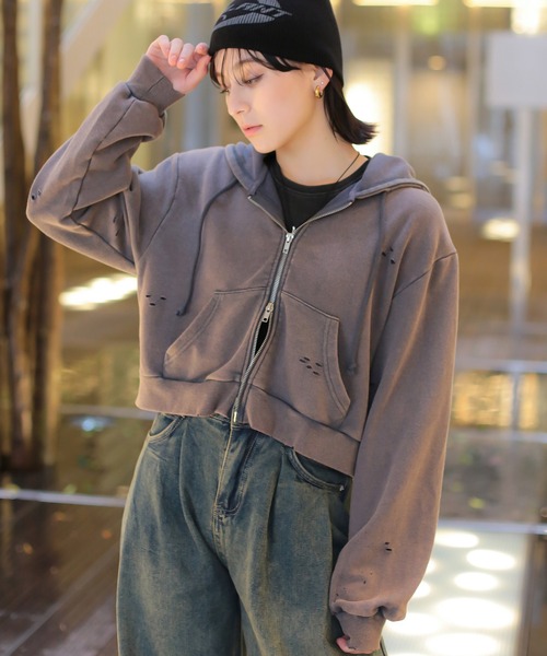 SPINNS（スピンズ）の「ショート丈ダメージ加工Wジップパーカー