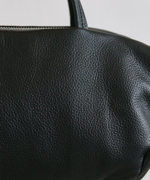 ear PAPILLONNER（イアパピヨネ）の「《2way/本革》ショルダー付き