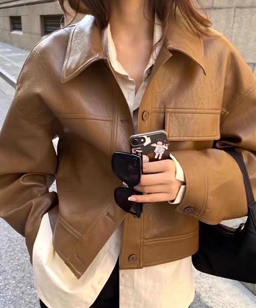 シーズンムードを高める。ヴィンテージ風 ショートフェイクレザー