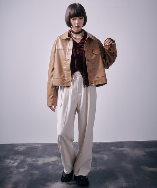 シーズンムードを高める。ヴィンテージ風 ショートフェイクレザー