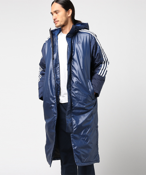 adidas（アディダス）の「ベンチコート ﾒﾝｽﾞ 3ｽﾄﾗｲﾌﾟﾛﾝｸﾞﾊﾟﾃﾞｯﾄﾞｺｰﾄ
