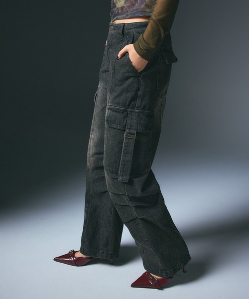 X-girl（エックスガール）の「LOW RISE CARGO POCKET DENIM PANTS