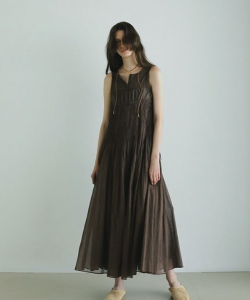 ETRE TOKYO（エトレトウキョウ）の「フロントオープンタンクトップ