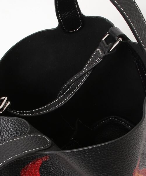 ROYAL FLASH（ロイヤルフラッシュ）の「Guernika/ゲルニカ/Cube Bag