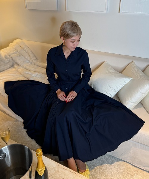 GIVENCHYの紺と淡黄グレーの総柄100%シルク長袖ワンピース 新品同様