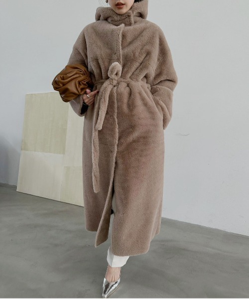 Ameri（アメリ）の「HOOD REVERSIBLE FAKE FUR COAT（ムートンコート