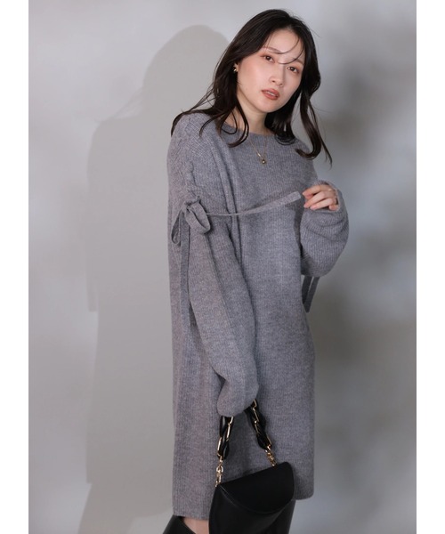 Apuweiser-riche（アプワイザーリッシェ）の「レースアップニット