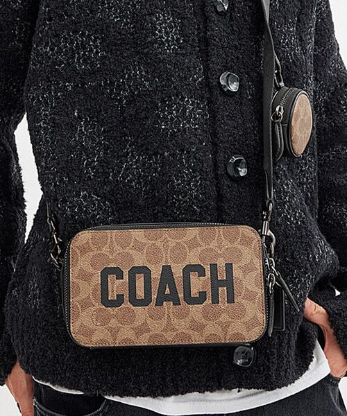 COACH（コーチ）の「チャーター スリム クロスボディ・シグネチャー