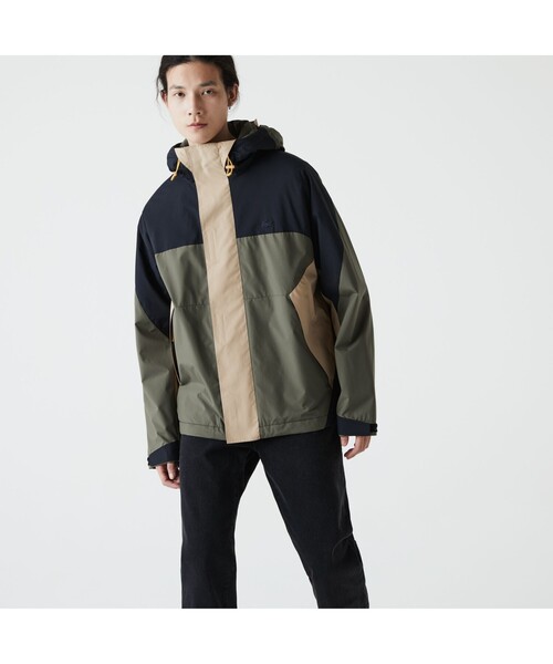 LACOSTE（ラコステ）の「フード付き軽量カラーブロック防水ジャケット