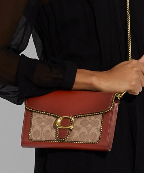 COACH（コーチ）の「タビー チェーン クラッチ シグネチャー