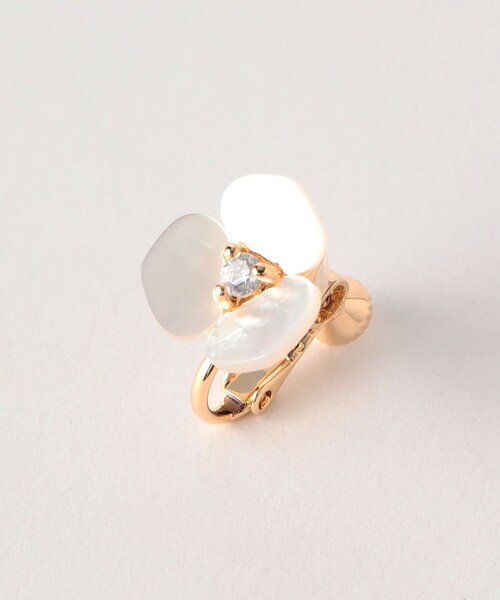 シェルフラワー イヤリング（イヤリング）｜green label relaxing