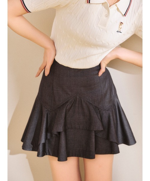 LILY BROWN（リリーブラウン）の「ツイルラッフルスカショーパン