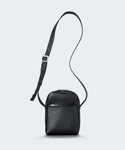 aniary（アニアリ）の「ショルダーバッグ（シュリンクレザー