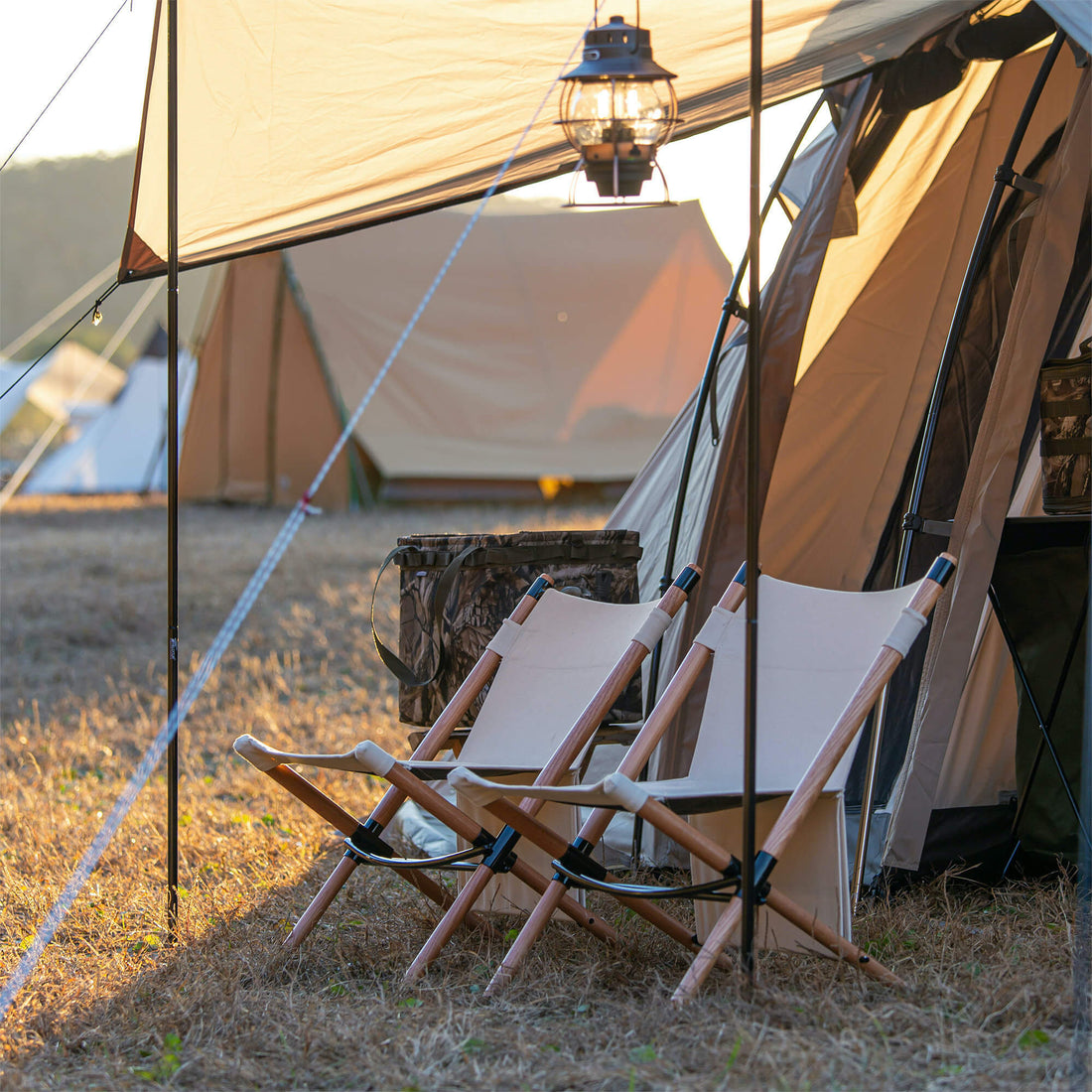 Hang Out｜Pole Low Chair｜ローチェア – チェア・ソファ専門通販