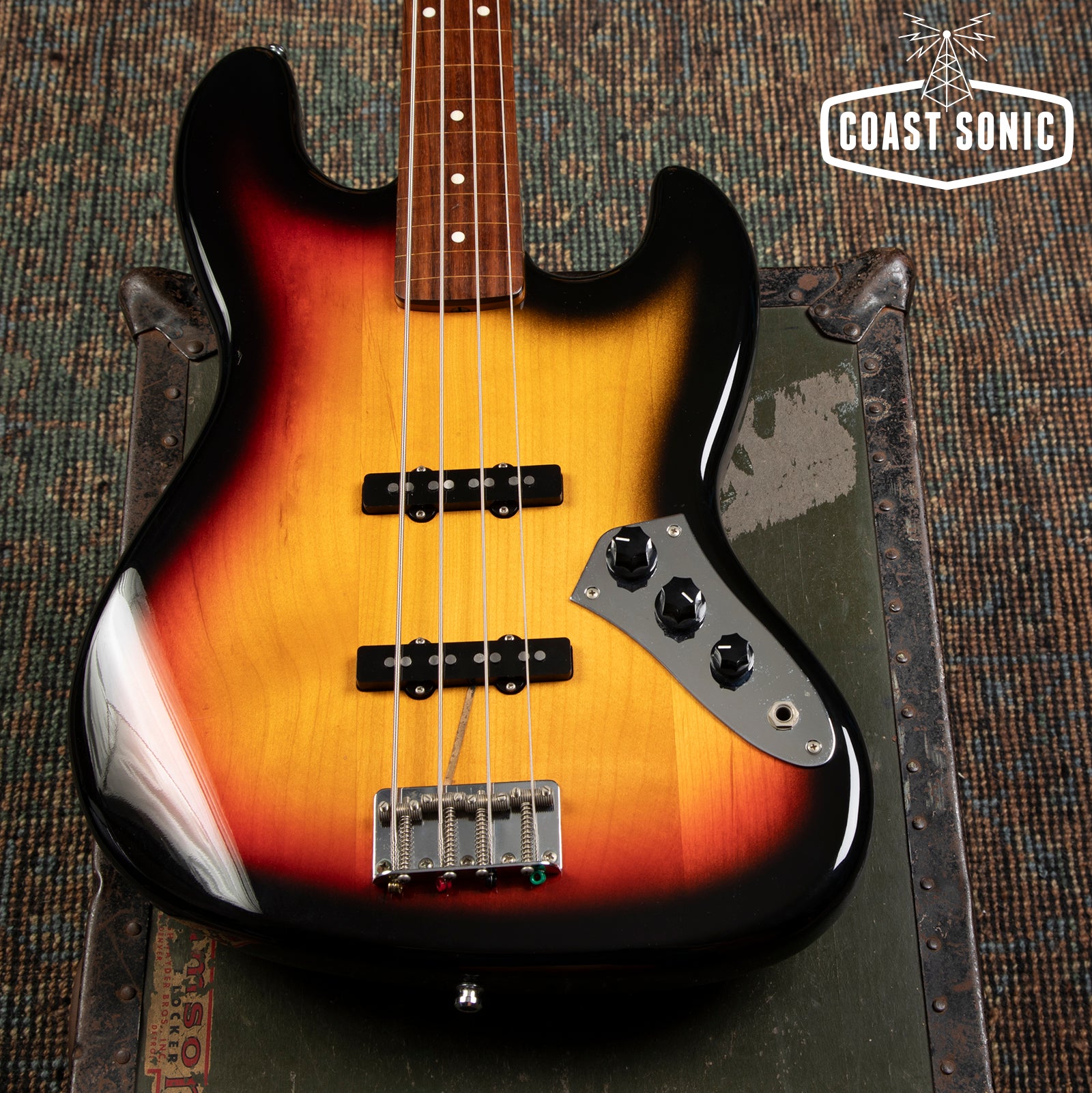 1999 Crafted in Japan Fender '62 Reissue Fretless Jazz Bass 