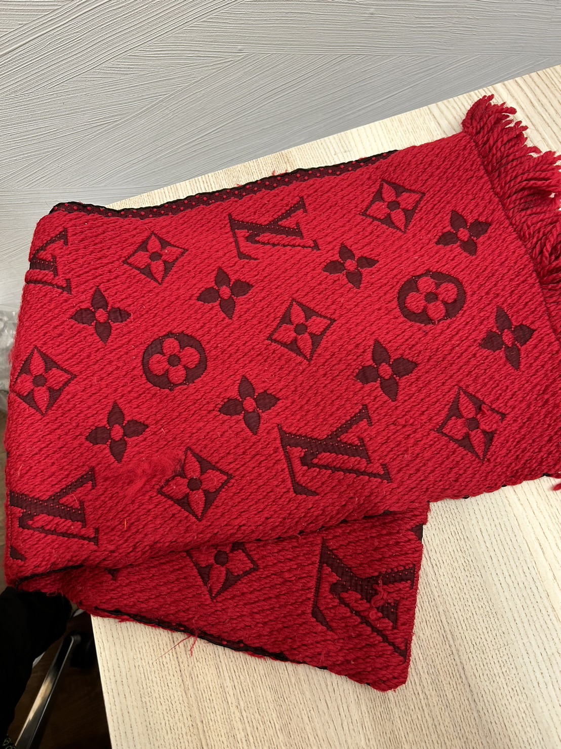 LOUIS VUITTON】 ルイ・ヴィトン エシャルプ・ロゴマニア マフラー を