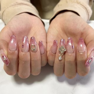 揺れるパーツのネイルデザイン(2ページ目)｜ネイルブック