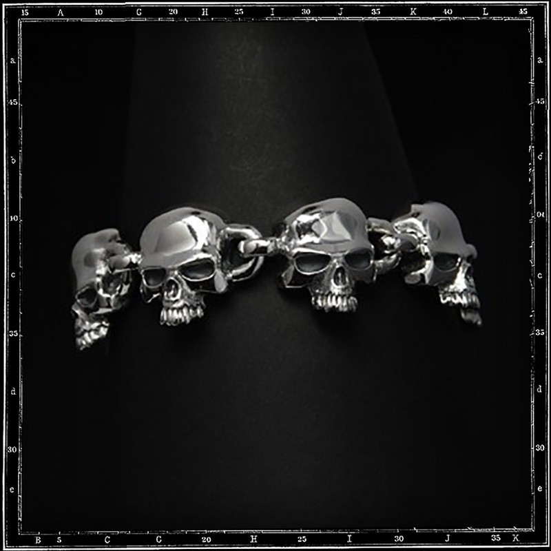 Evil skull link bracelet