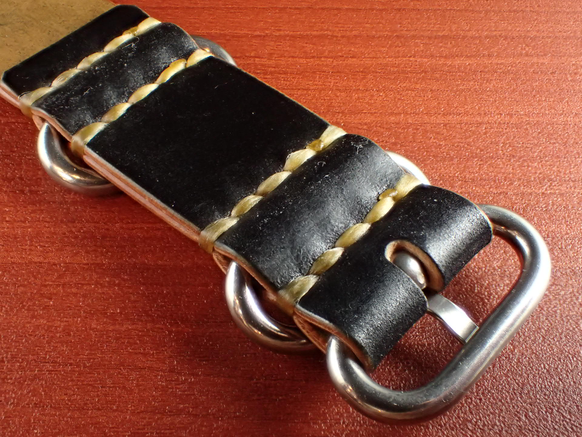 ホーウィン シェルコードバン 引き通し革ベルト ブラック 17～24mm