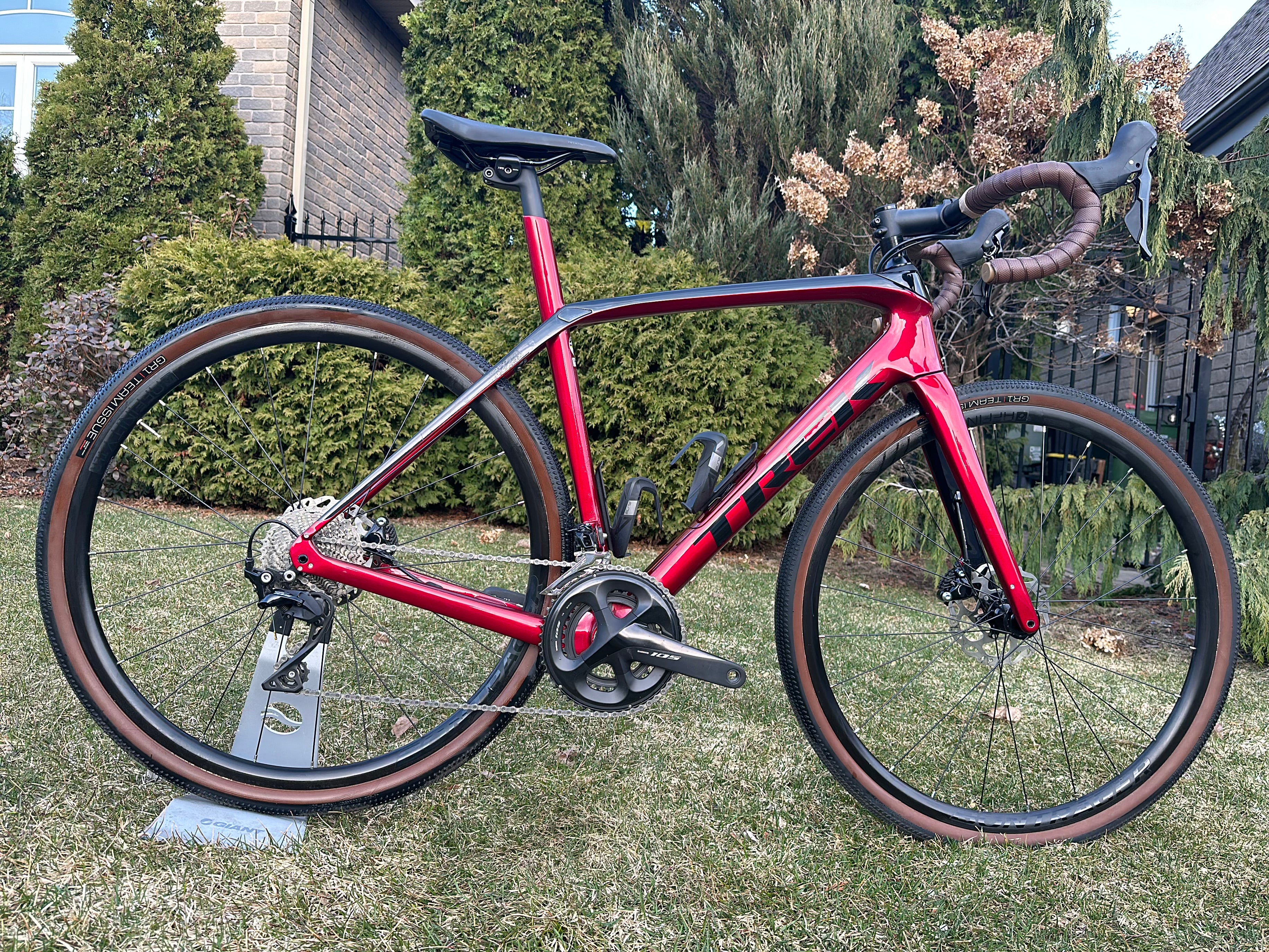 Trek Domane SL5 - 54 - 105 - Gravel/Road - Endurance - Showroom