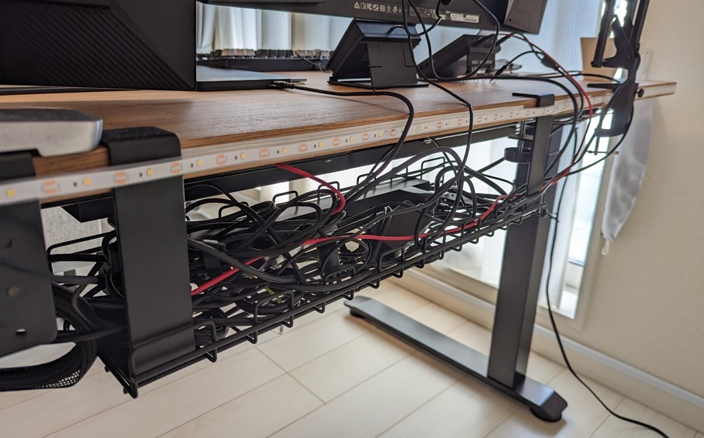 電動昇降デスクの配線整理【FlexiSpot E7 Pro】 | えるBLOG