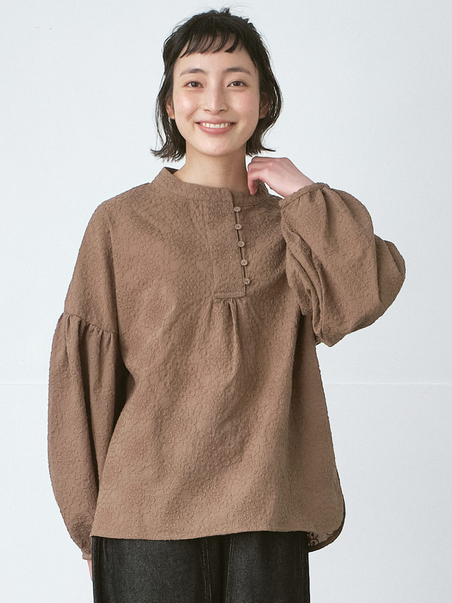 バンドカラープルオーバーブラウス コットン全面花柄刺繍 | シャツBL