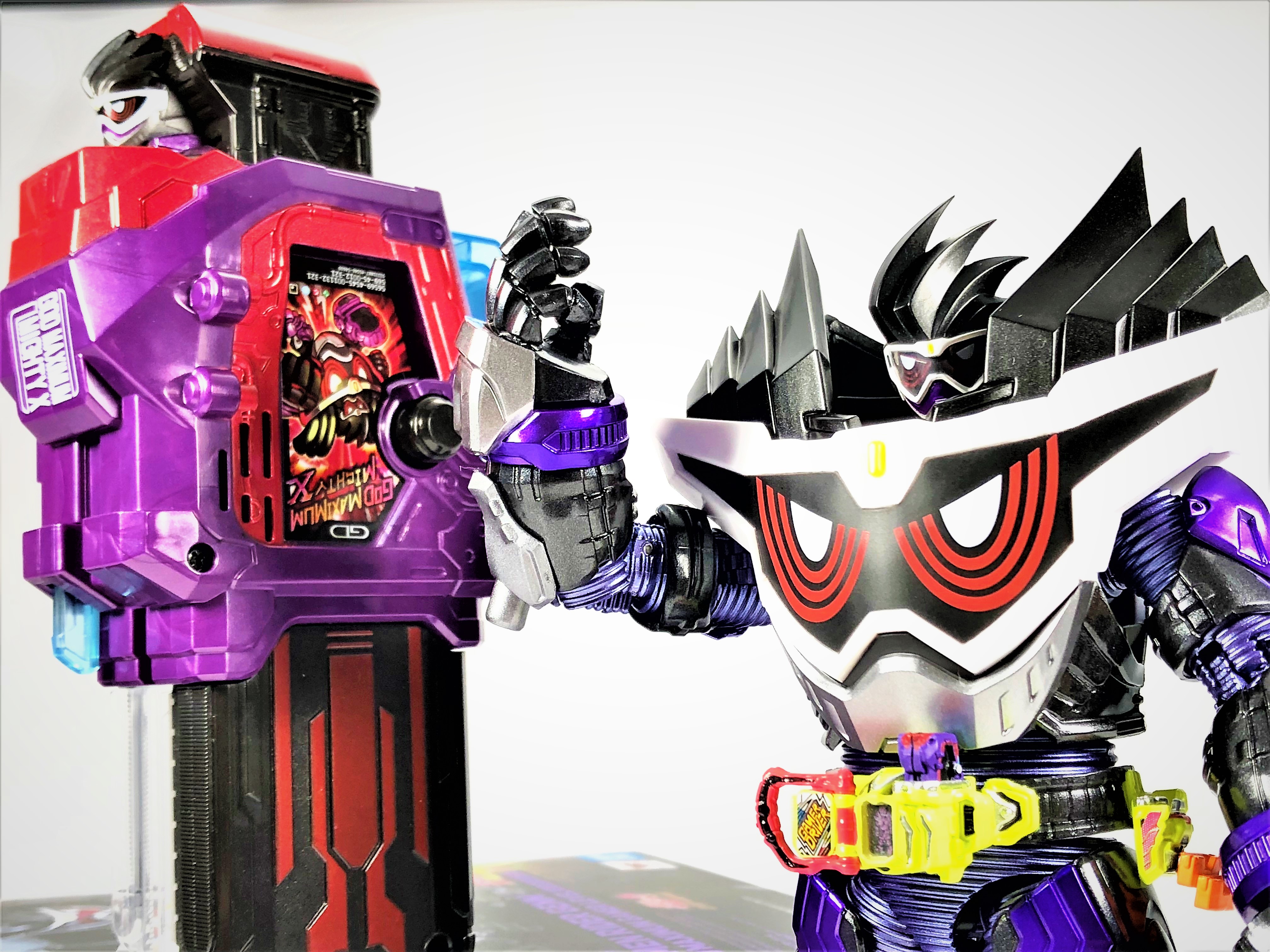 S.H.Figuarts仮面ライダーゲンムゴッドマキシマムゲーマーレベビリオン