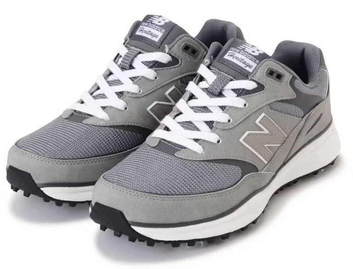 クラシックとパフォーマンスが融合したスパイクシューズ