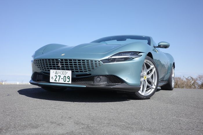 オープンカーにもなるのに何だこの上品なフェラーリは⁉ 助手席に愛用の